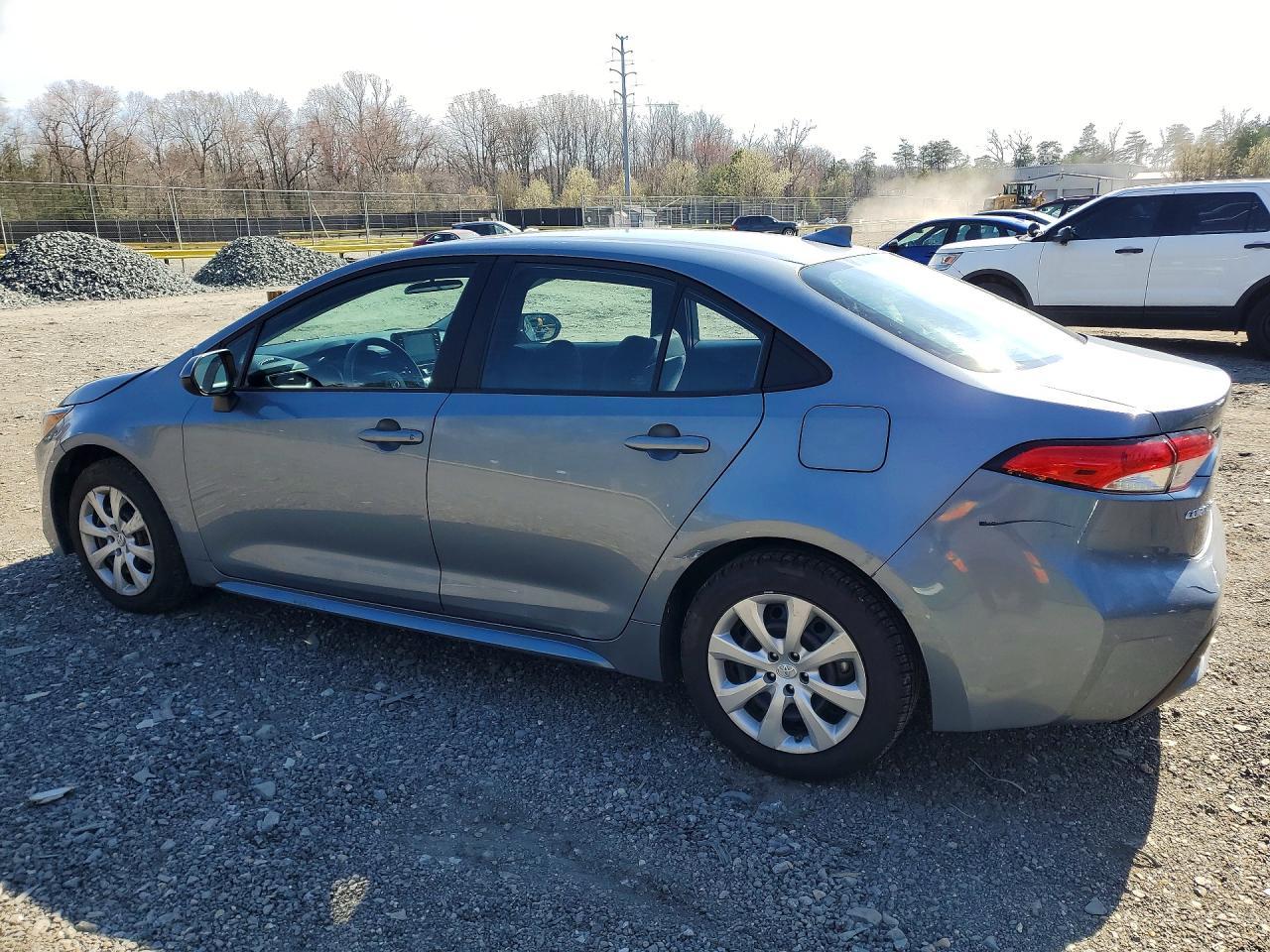 2022 Toyota Corolla Le - Image 2