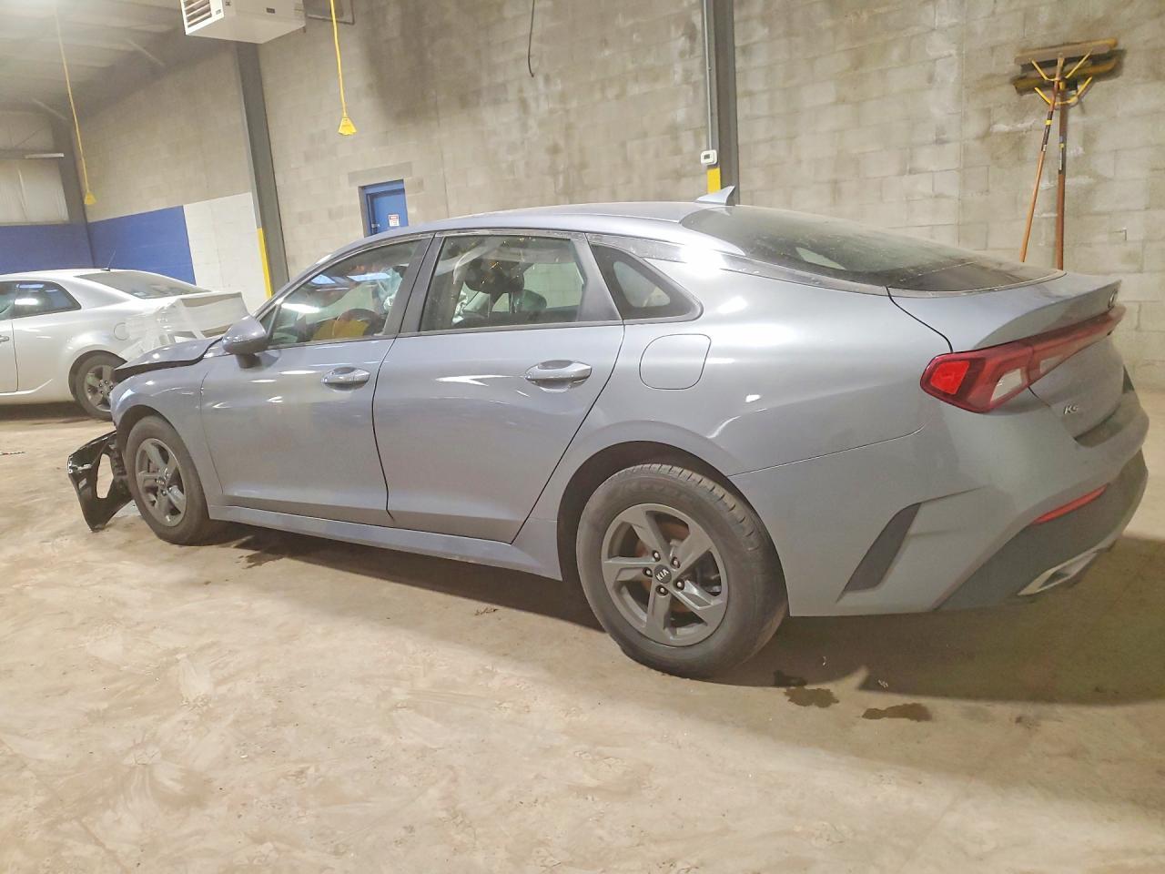 2021 Kia K5 Lx - Фото 2