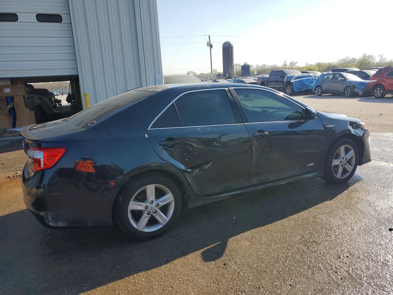 2014 Toyota Camry Hybrid Se - Фото 3