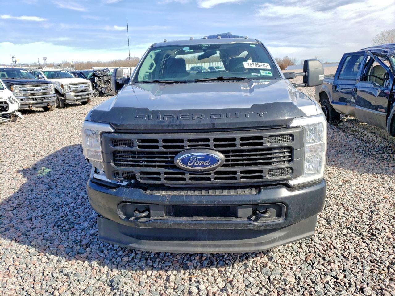2024 Ford F350 - Image 5