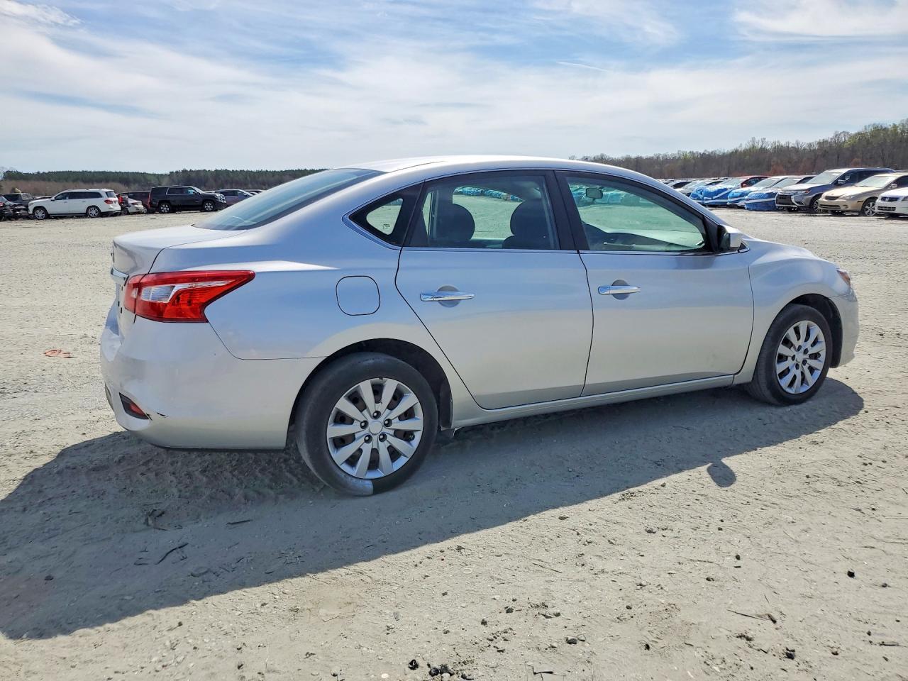 2019 Nissan Sentra S - Фото 3