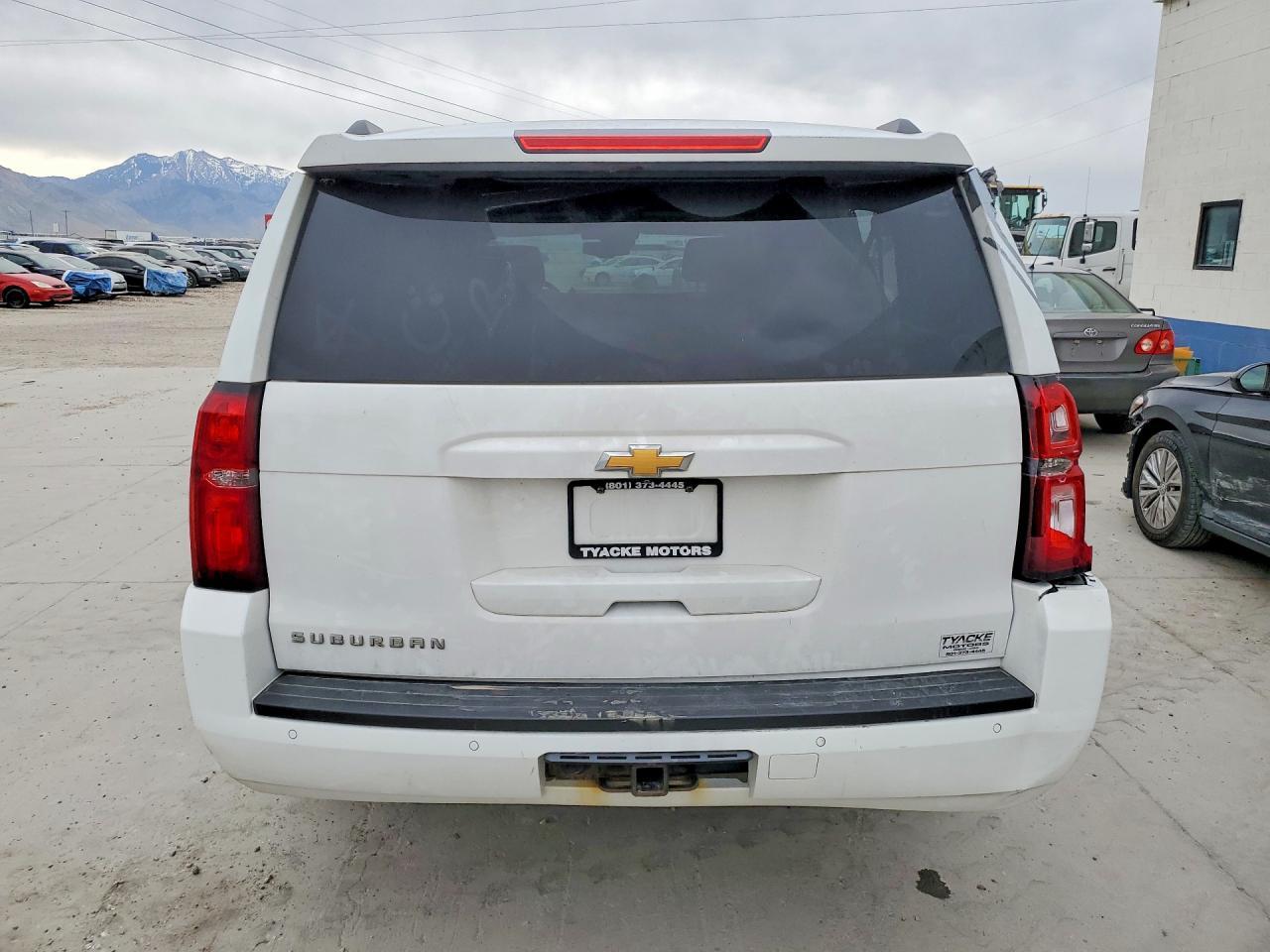 2015 Chevrolet Suburban - Image 6