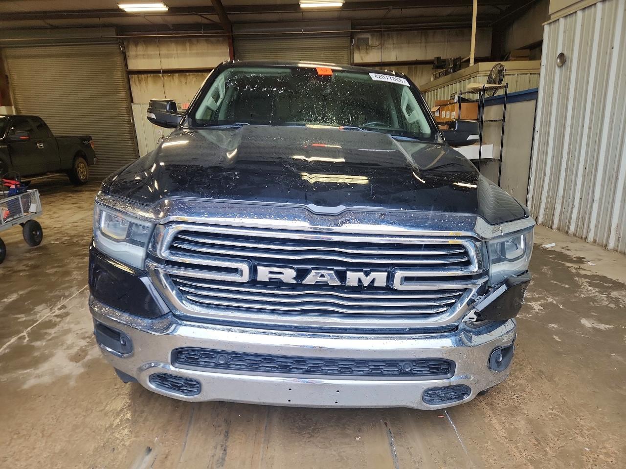 2022 Ram 1500 Laramie - Фото 5