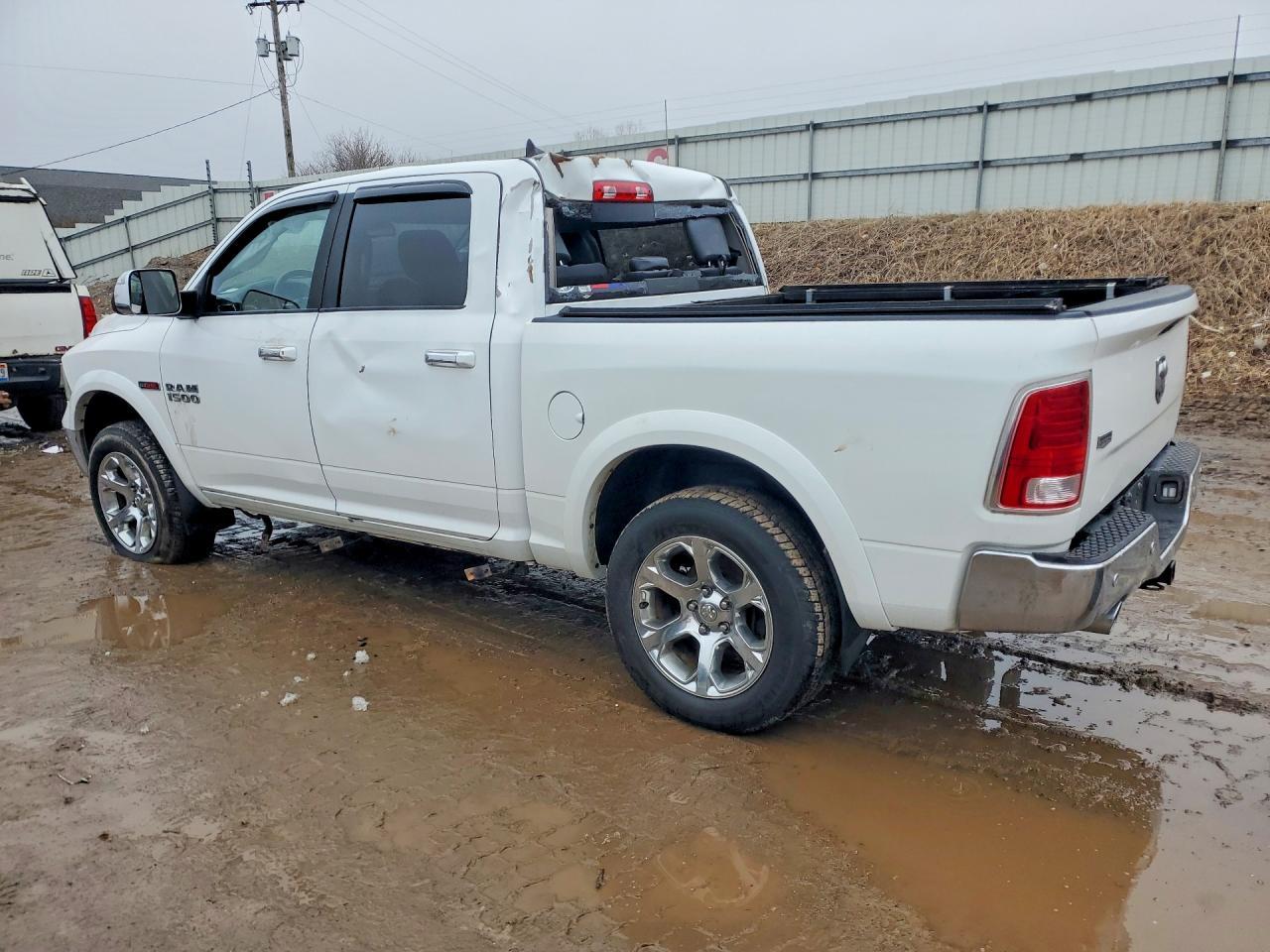 2017 Ram 1500 Laramie - Фото 2