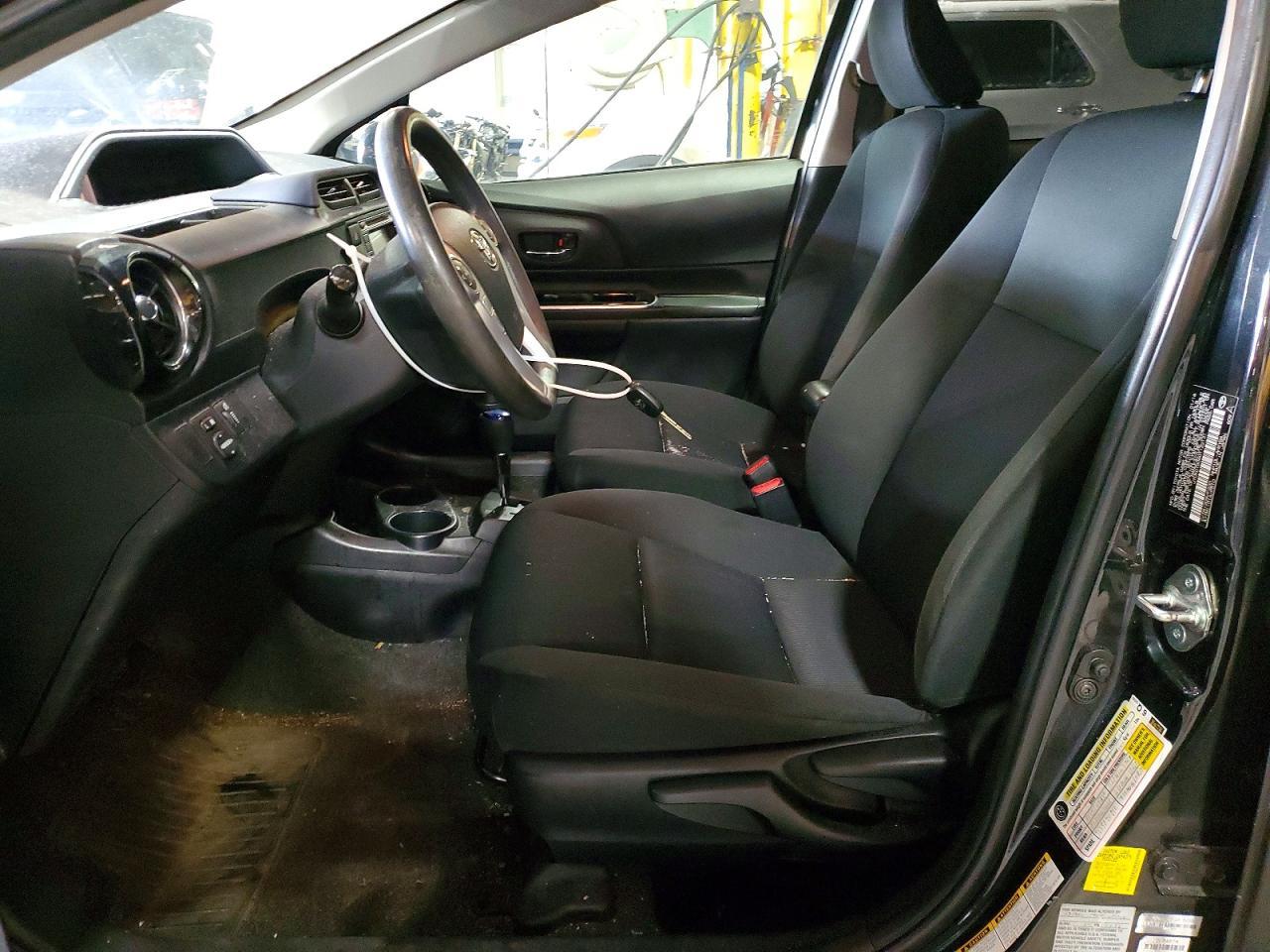 2016 Toyota Prius C Two - Фото 7