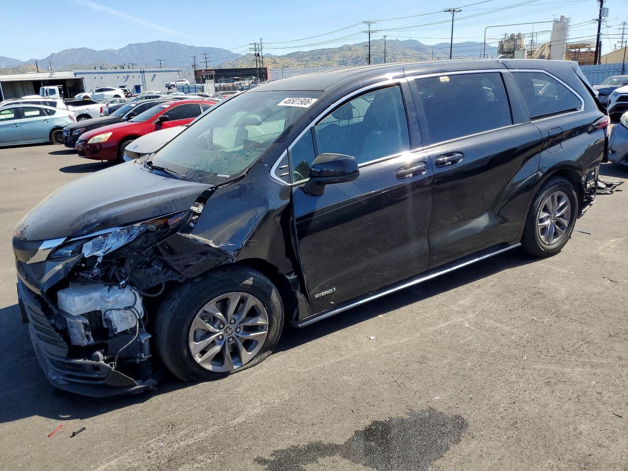 2021 Toyota Sienna Le 8-Passenger