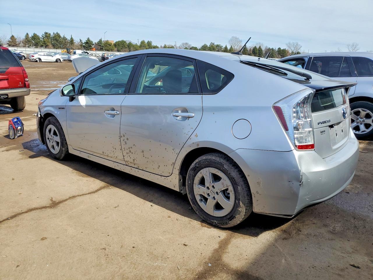 2011 Toyota Prius Two - Фото 2
