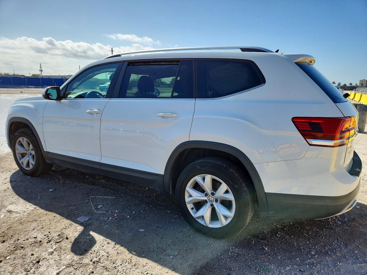 2018 Volkswagen Atlas Se - Image 2