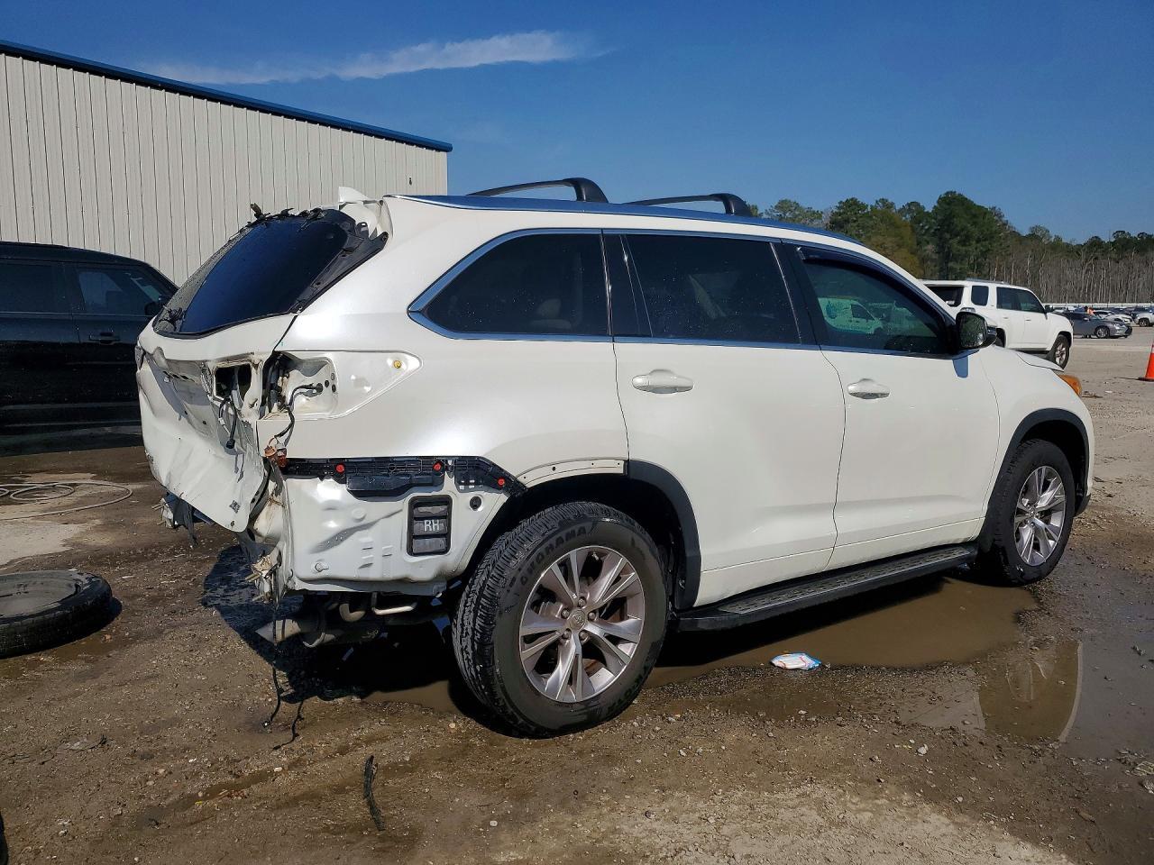 2015 Toyota Highlander Xle - Фото 3