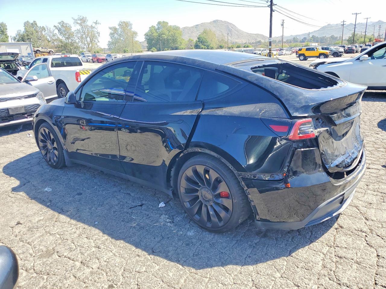 2023 Tesla Model Y - Image 2