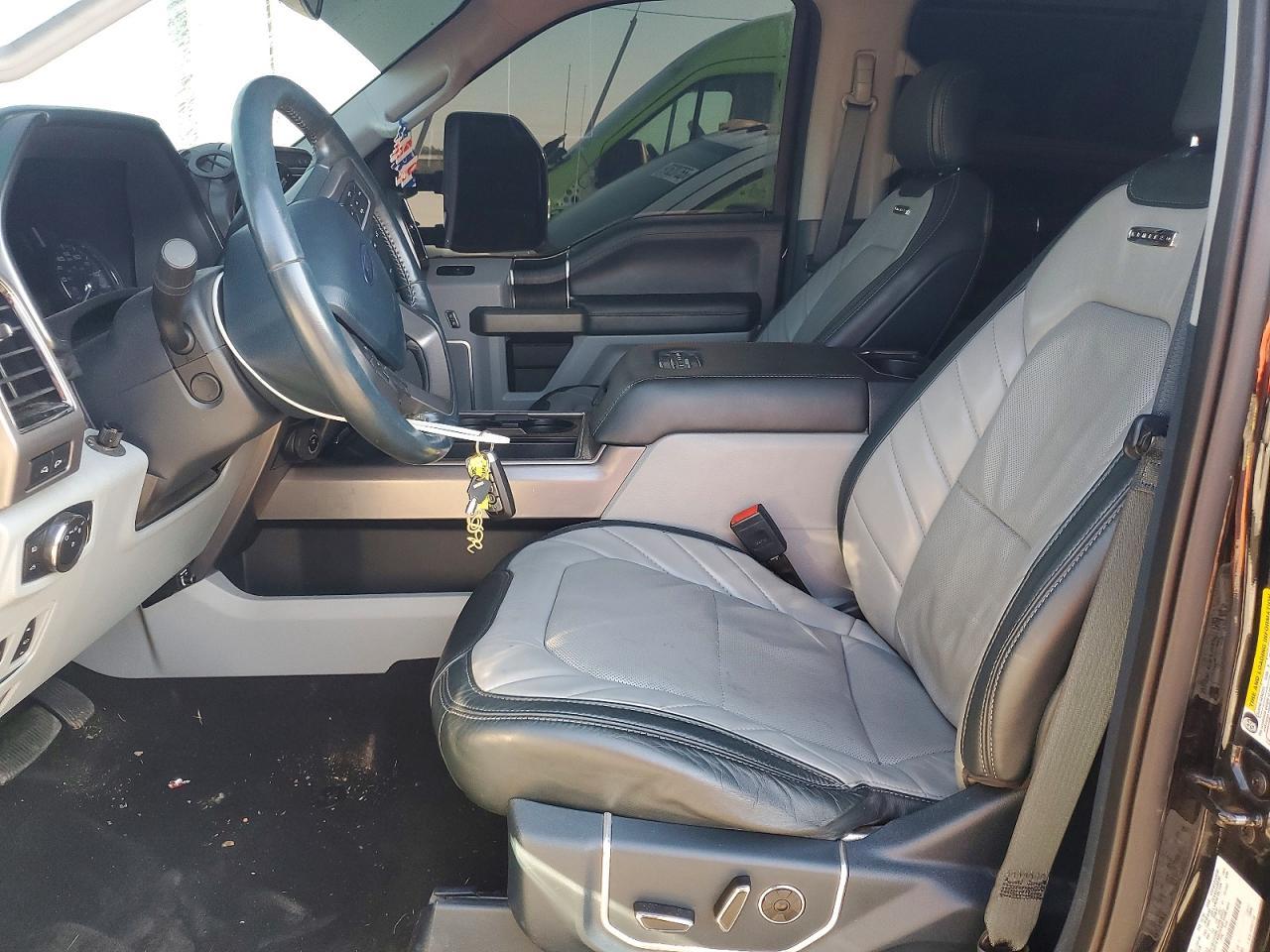 2022 Ford F250 Super Duty - Фото 7