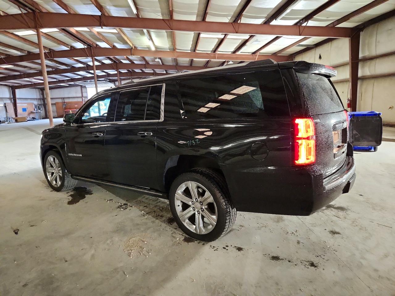 2017 Chevrolet Suburban K1500 Premier - Фото 2