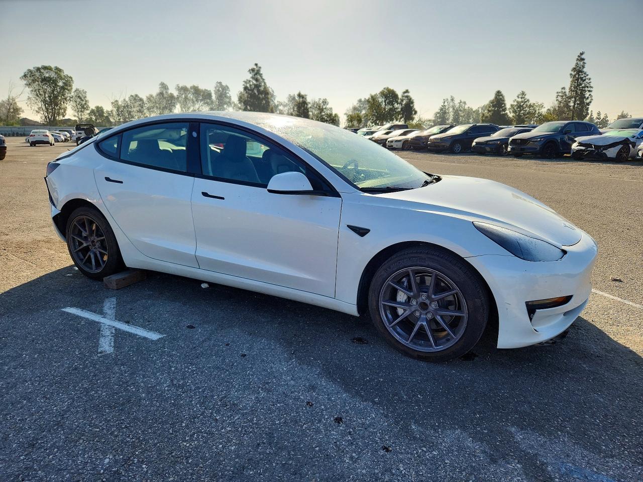 2023 Tesla Model 3 - Фото 4
