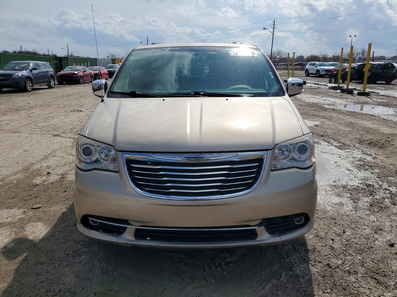 2014 Chrysler Town & Country Limited - Фото 5
