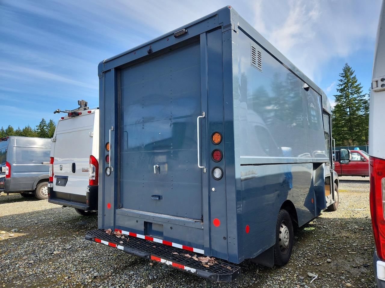 2022 Ram Promaster 3500 Delivery Truck - Фото 3