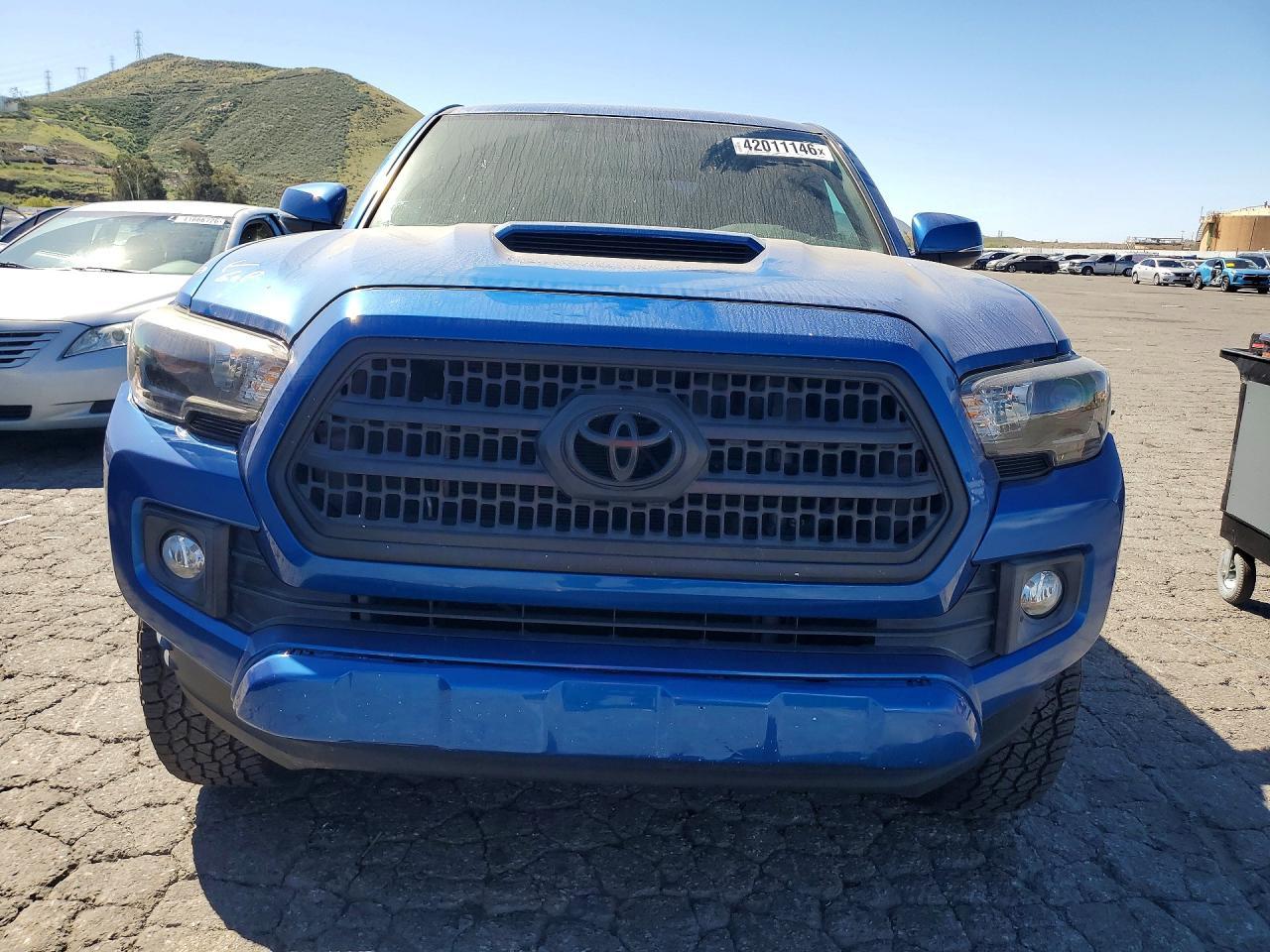 2017 Toyota Tacoma Trd Sport - Image 5
