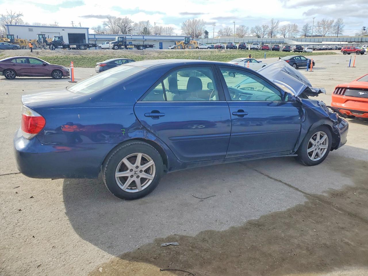 2006 Toyota Camry Le - Image 3