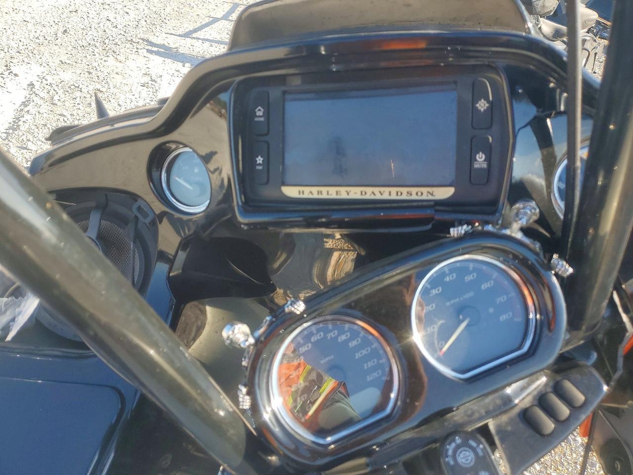 2018 Harley-Davidson Fltrxs Road Glide Special - Фото 7