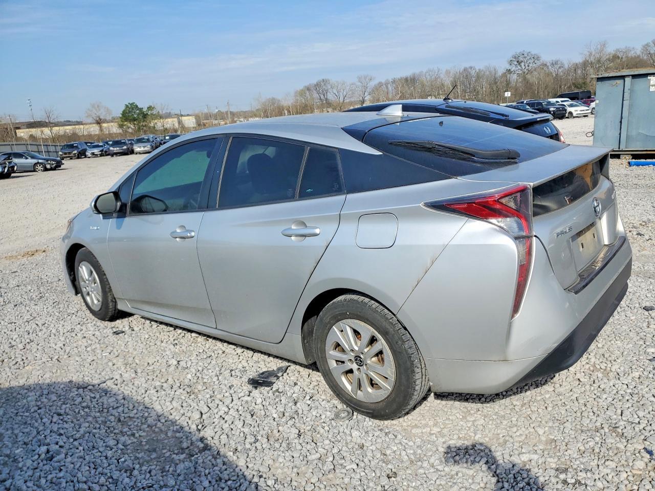 2016 Toyota Prius Two - Фото 2