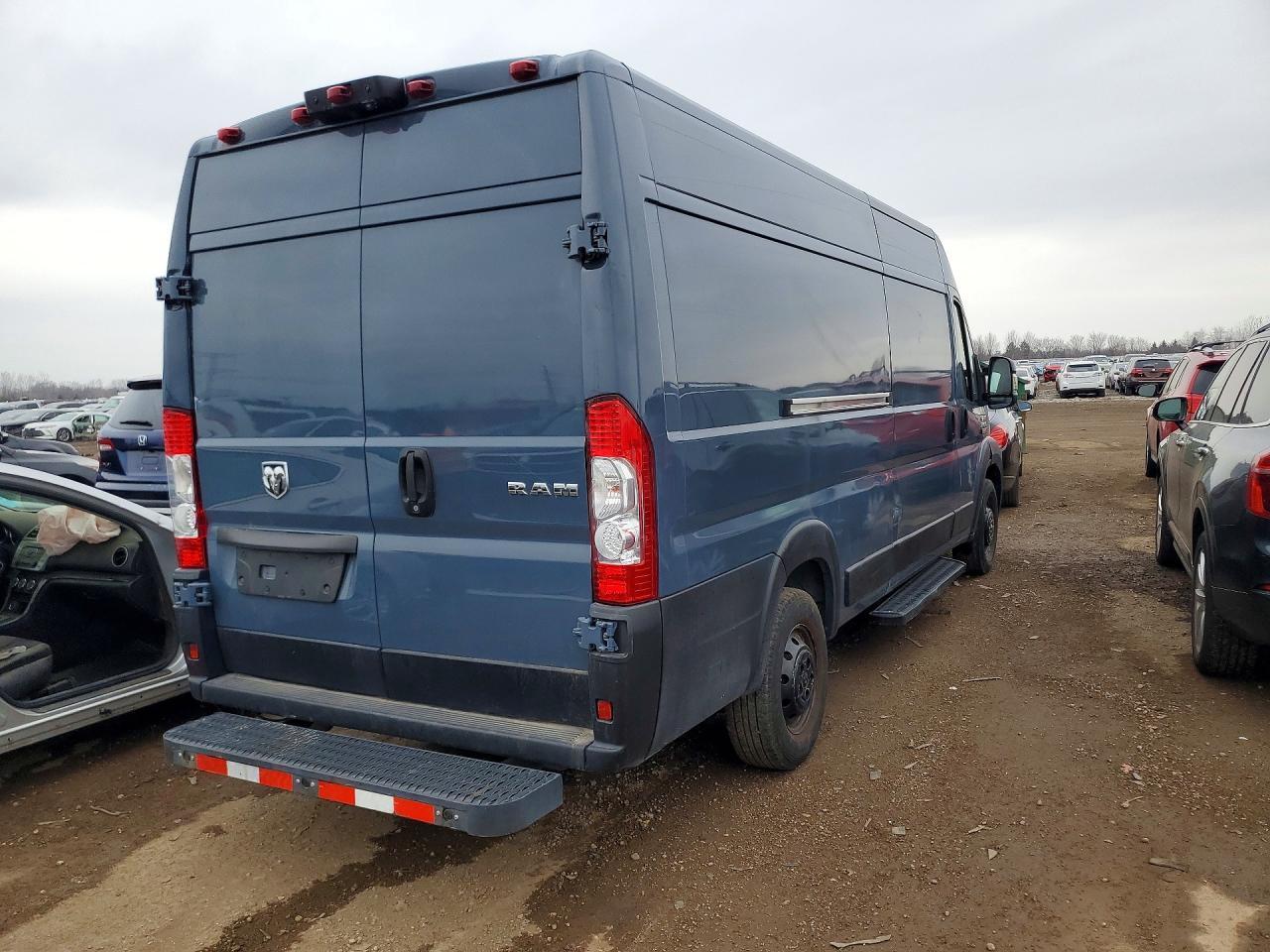 2020 Ram Promaster 3500 Delivery Van - Фото 3