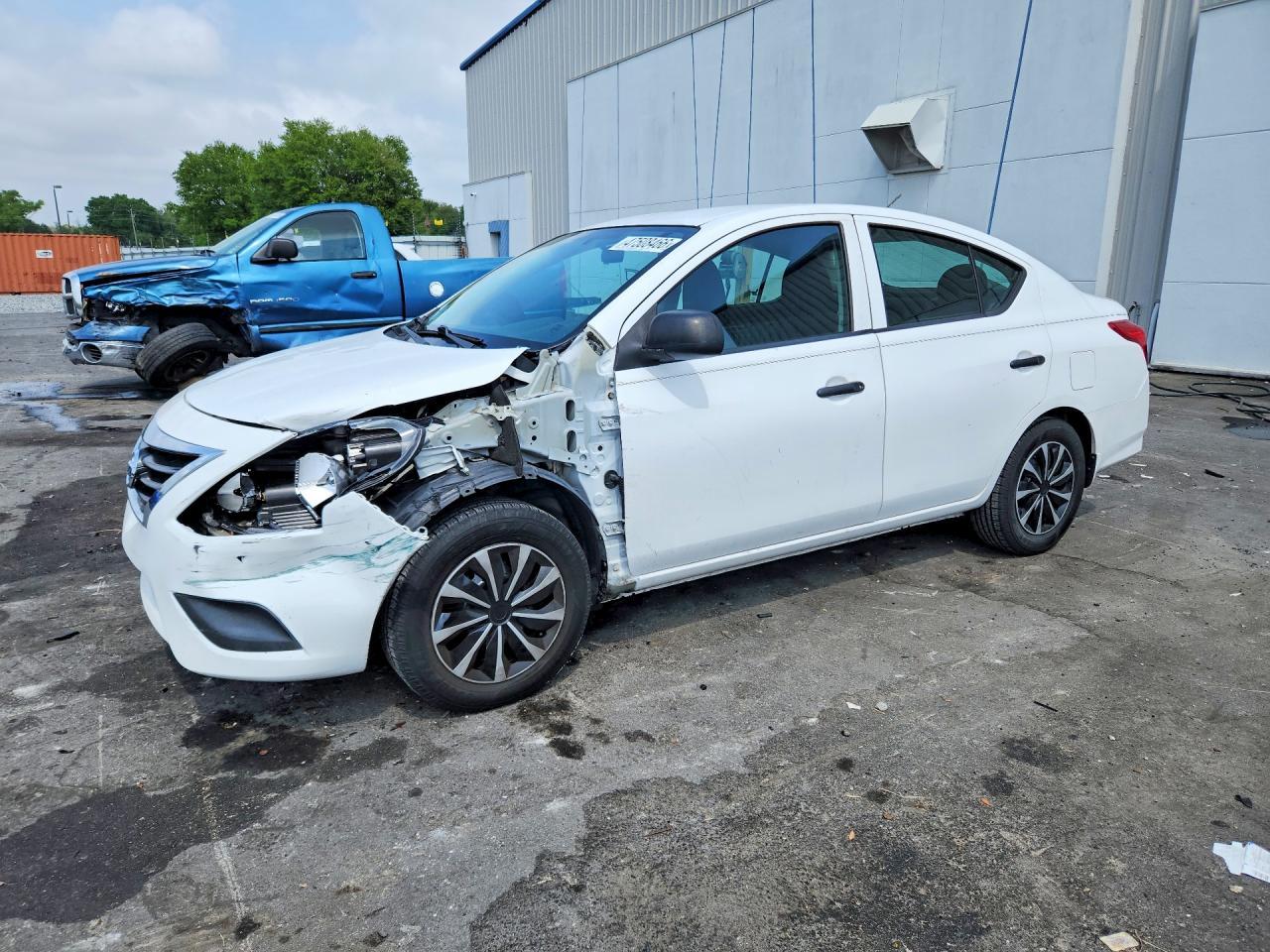 2015 Nissan Versa 1.6 S