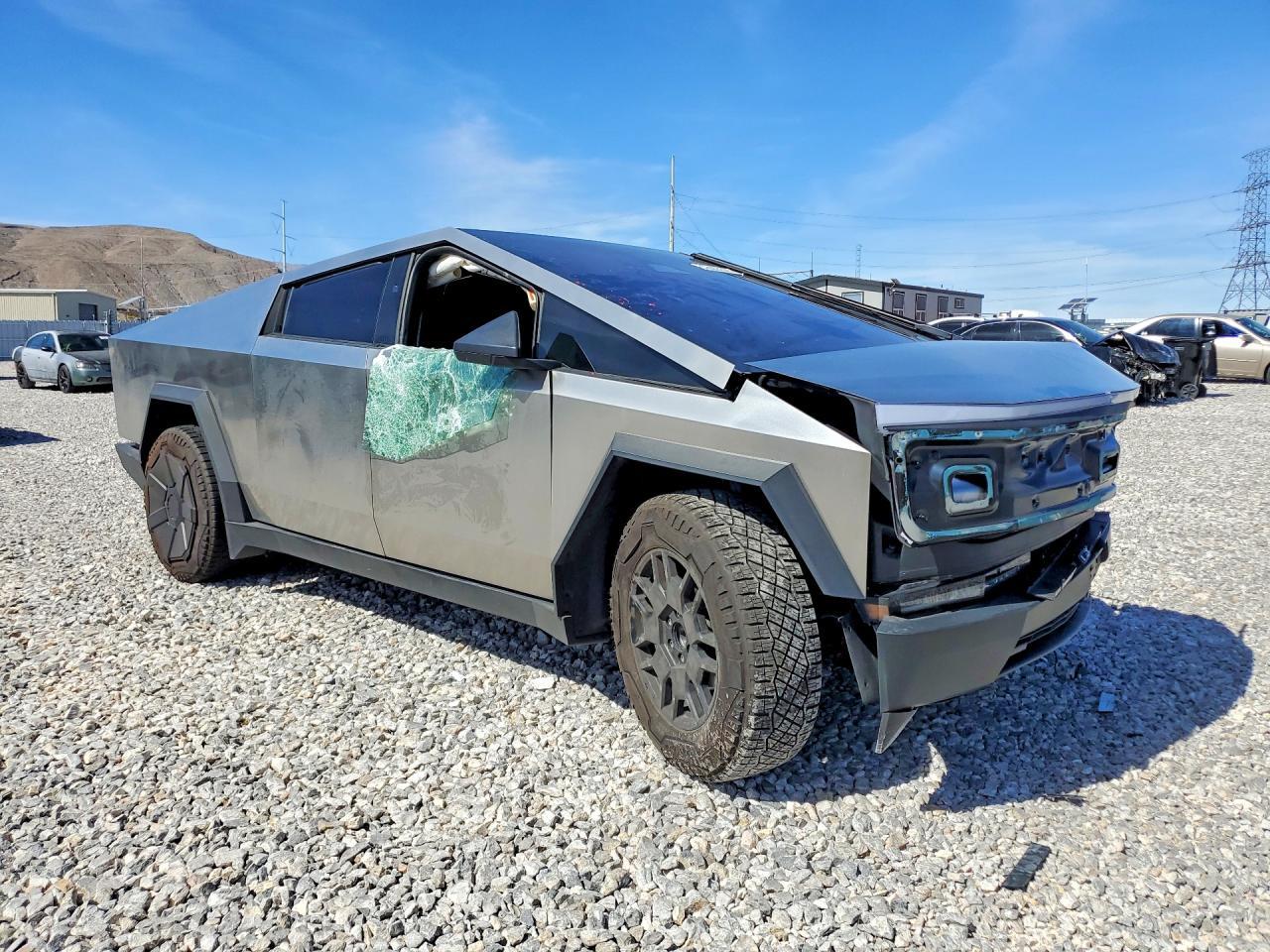 2025 Tesla Cybertruck - Image 4