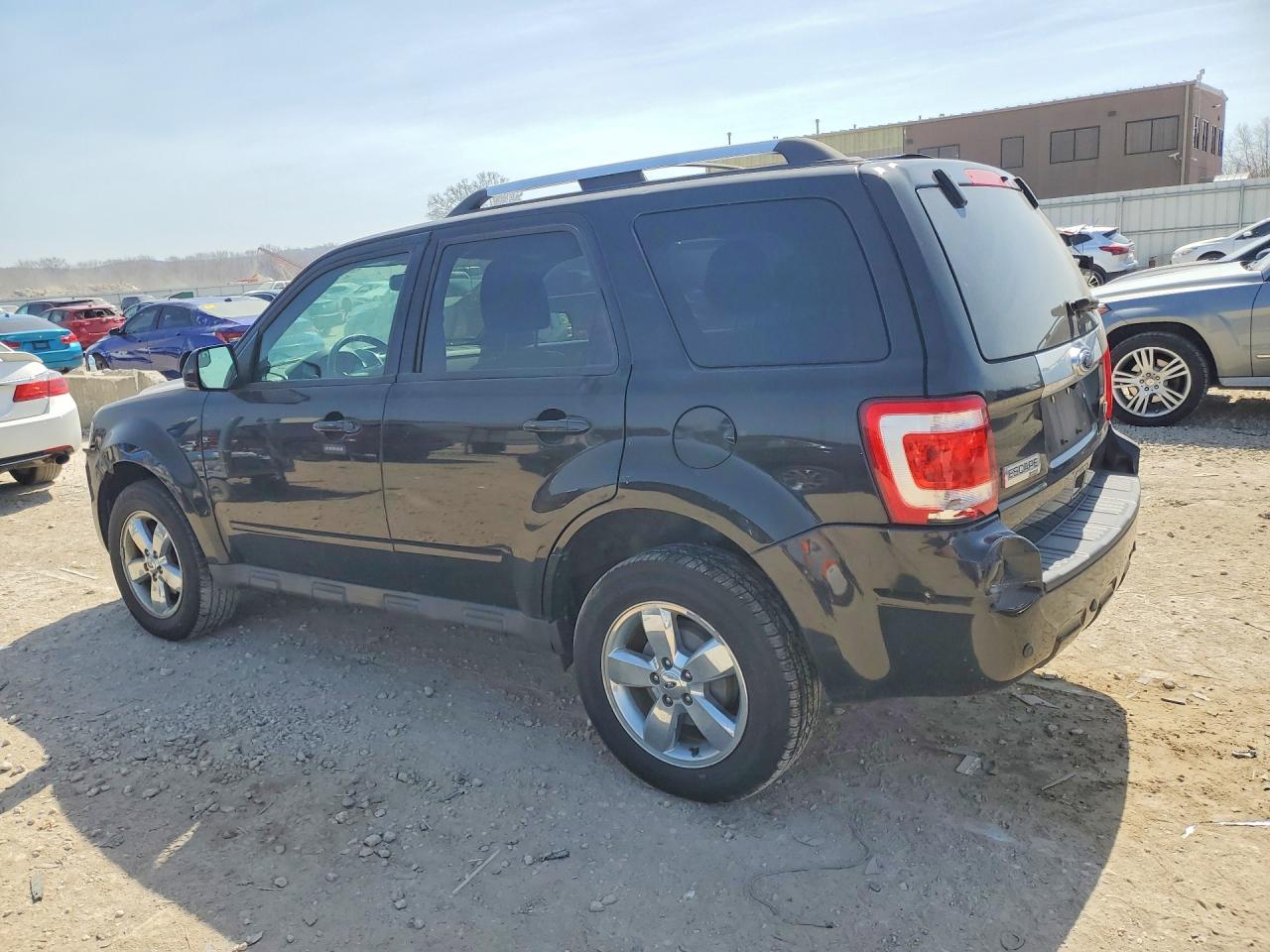 2011 Ford Escape Limited - Фото 2