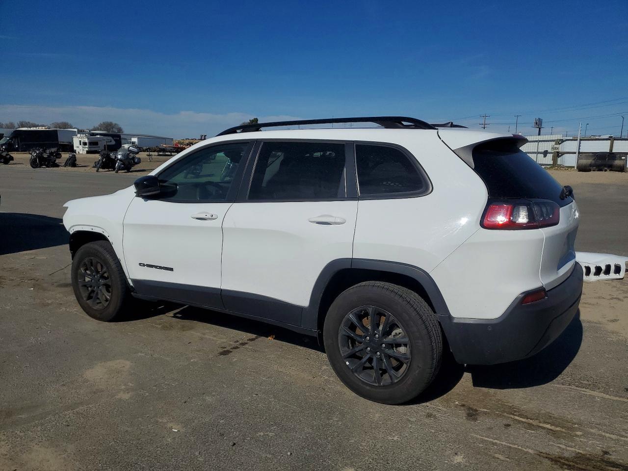 2023 Jeep Cherokee - Image 2