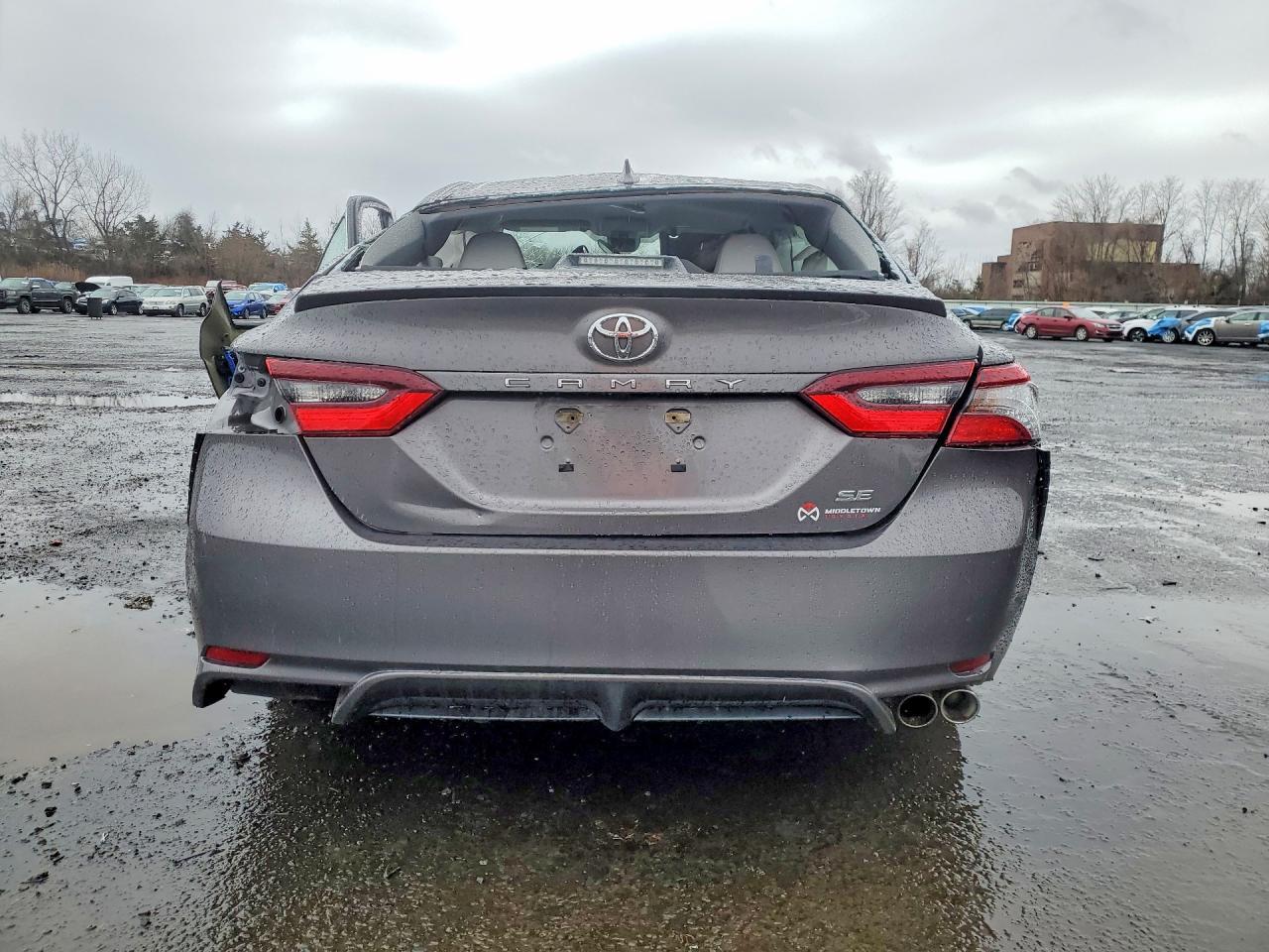 2022 Toyota Camry Se - Image 6