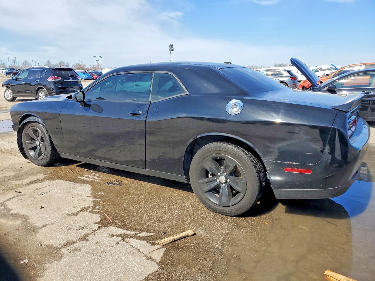 2023 Dodge Challenger Sxt - Фото 2