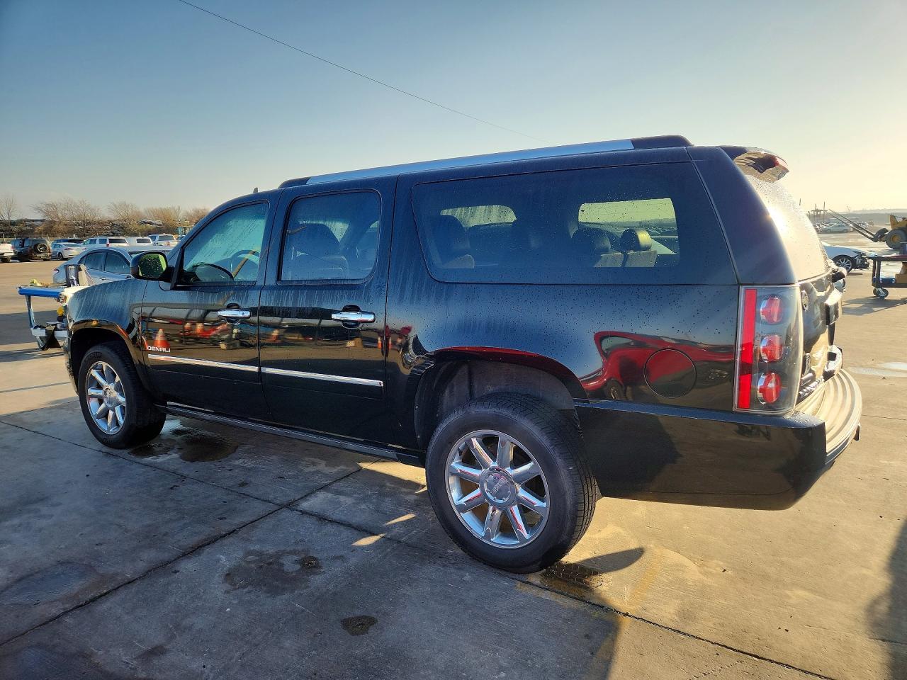 2012 GMC Yukon Xl Denali - Image 2
