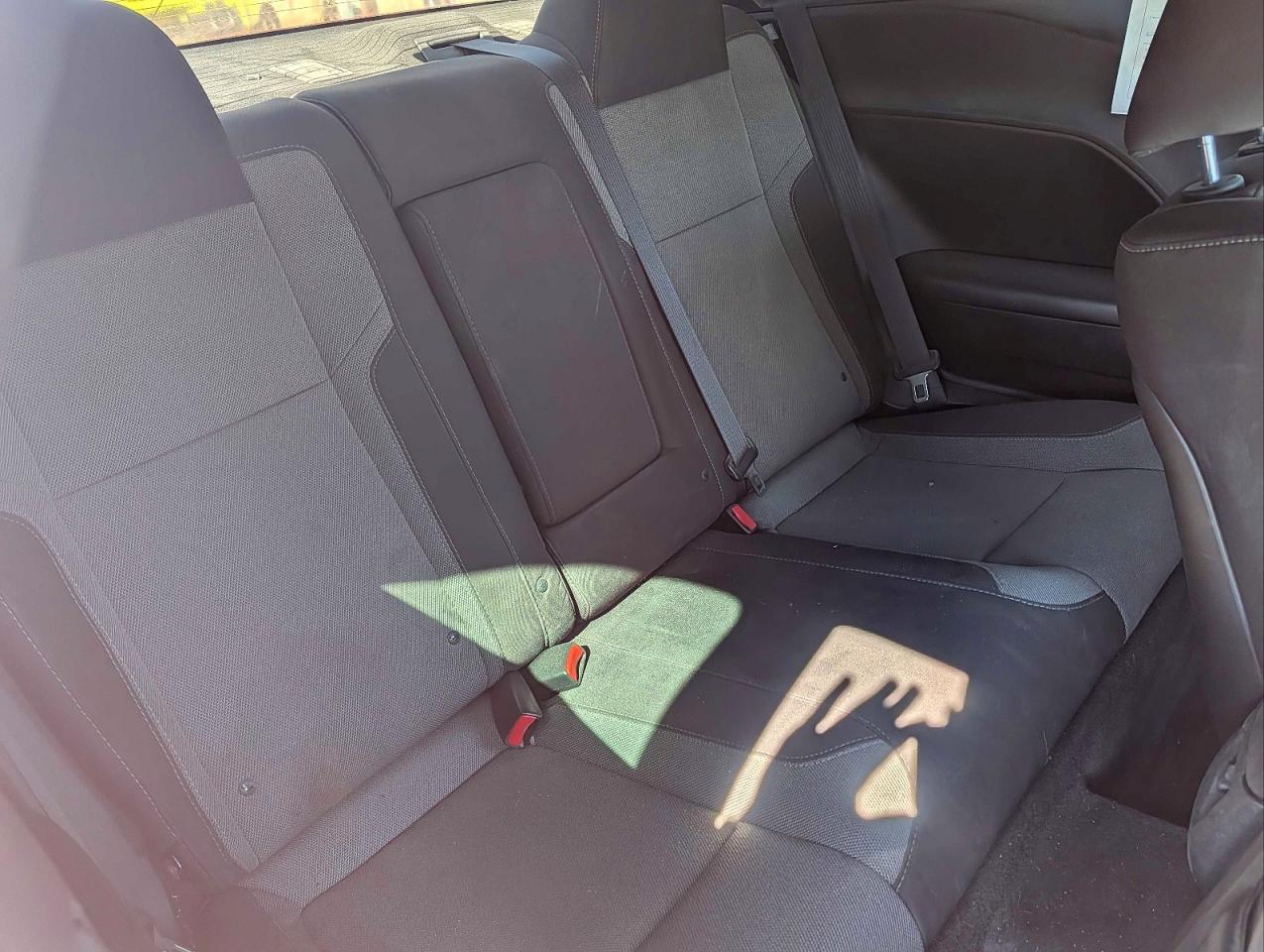 2015 Dodge Challenger Sxt - Image 6