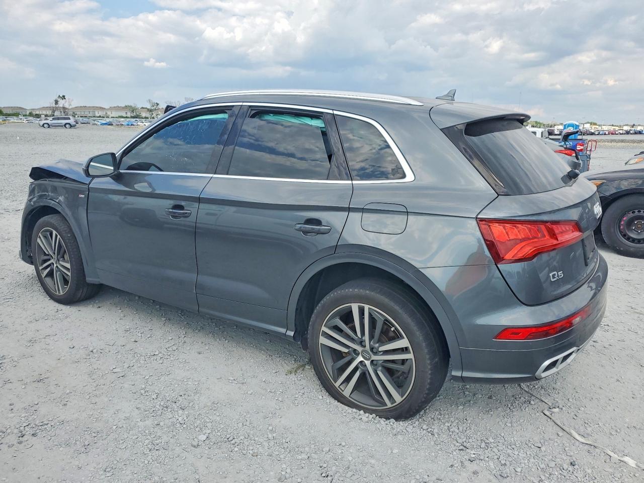 2020 Audi Q5 E Premium Plus - Фото 2