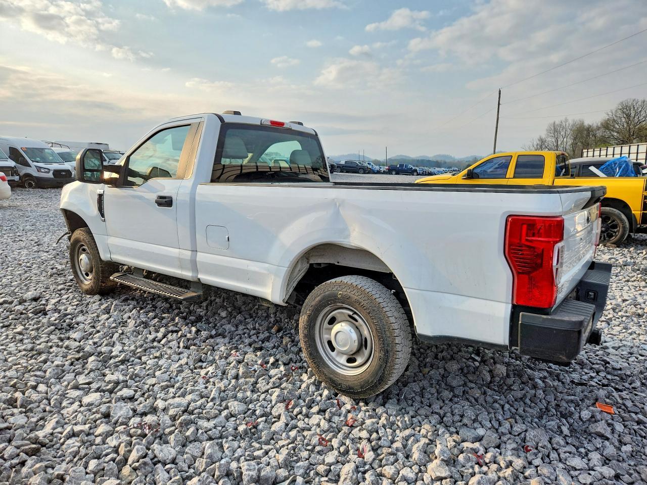 2022 Ford F250 Super Duty - Фото 2