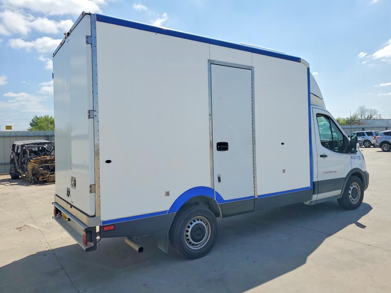 2021 Ford Transit Delivery Truck - Фото 3