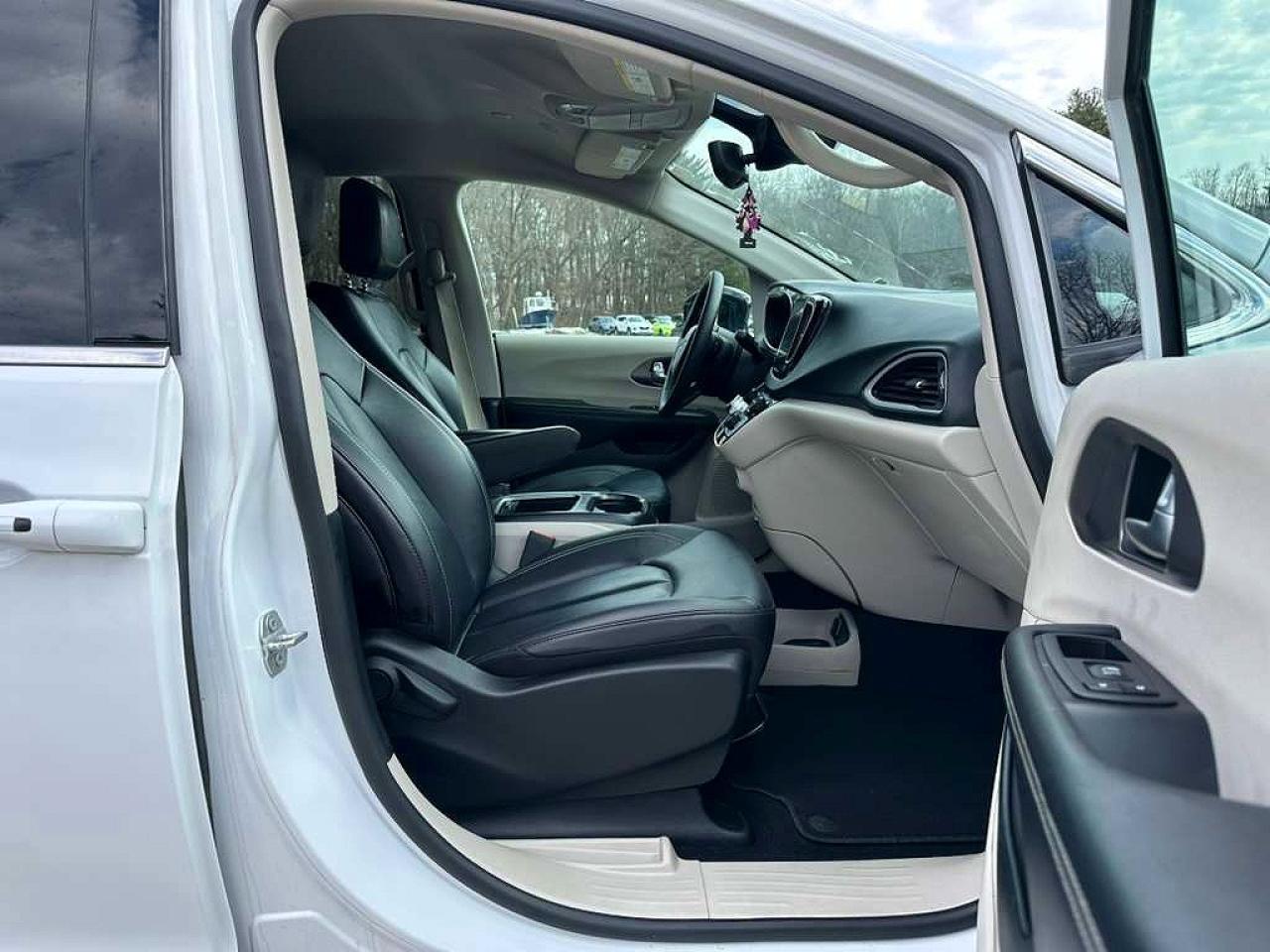 2024 Chrysler Pacifica Touring L - Фото 6