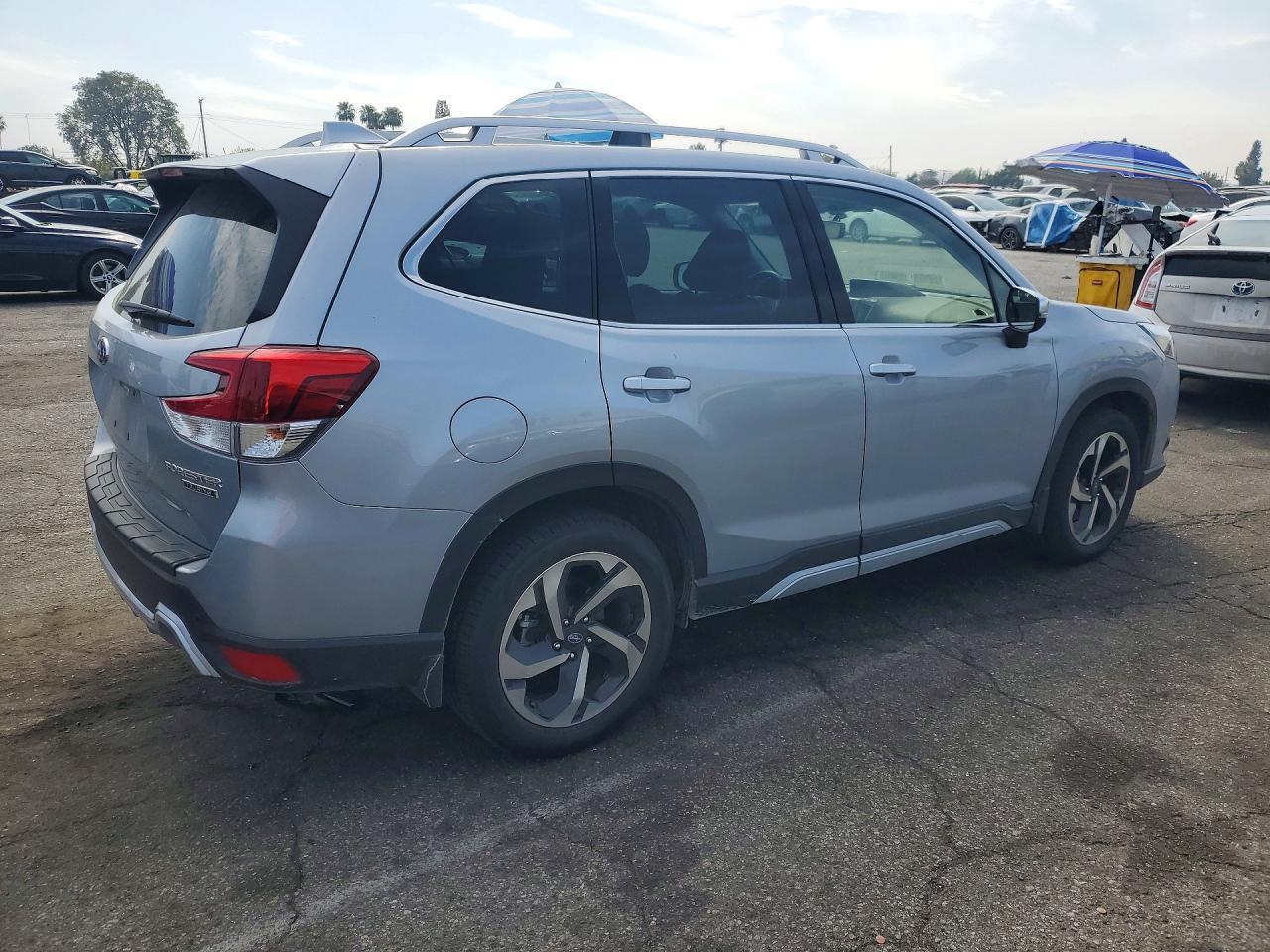 2023 Subaru Forester Touring - Image 3