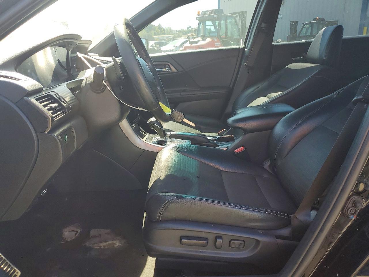 2017 Honda Accord Sport *** Repo *** - Image 7