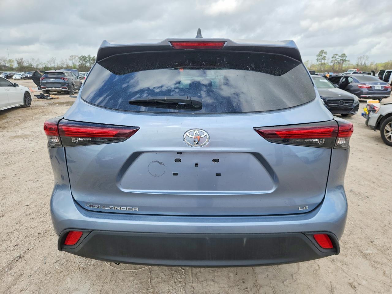 2024 Toyota Highlander Le - Фото 6