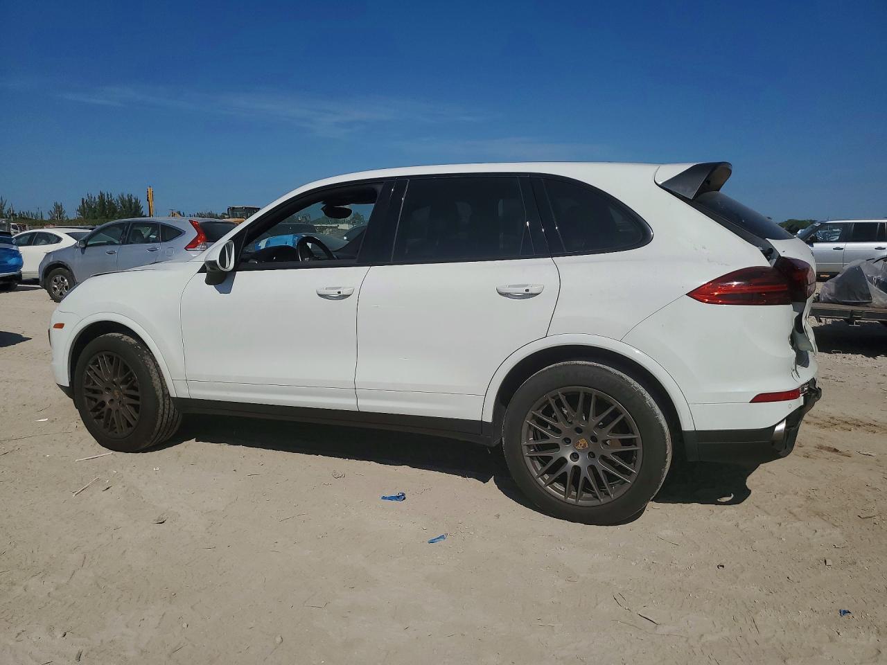 2017 Porsche Cayenne - Фото 2