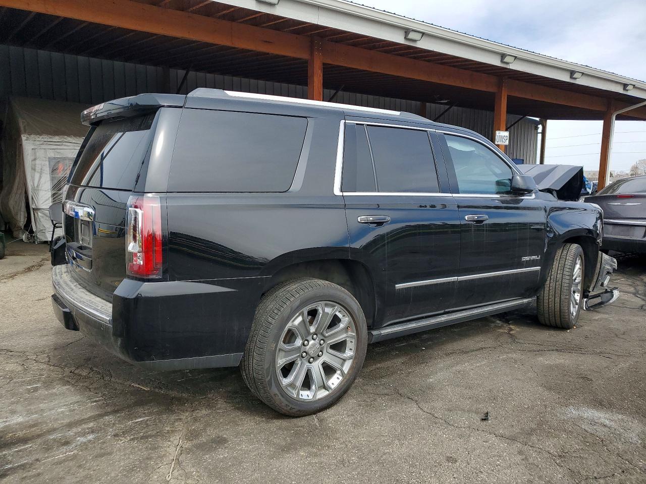 2016 GMC Yukon Denali - Image 3