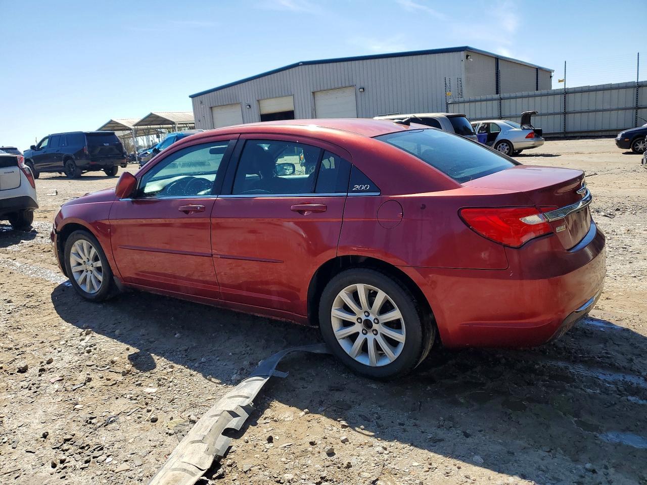 2014 Chrysler 200 Touring - Фото 2