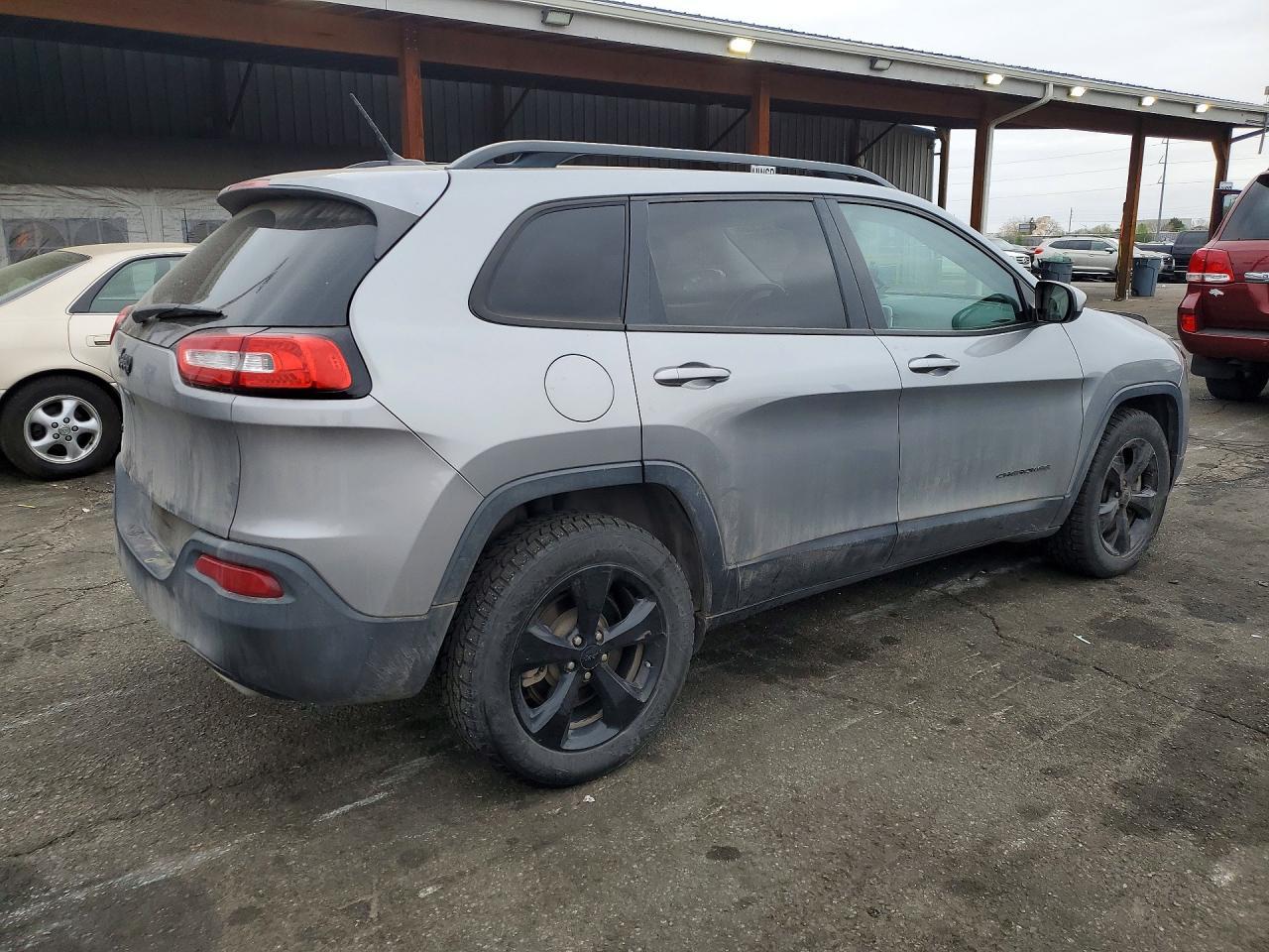 2016 Jeep Cherokee Latitude - Фото 3