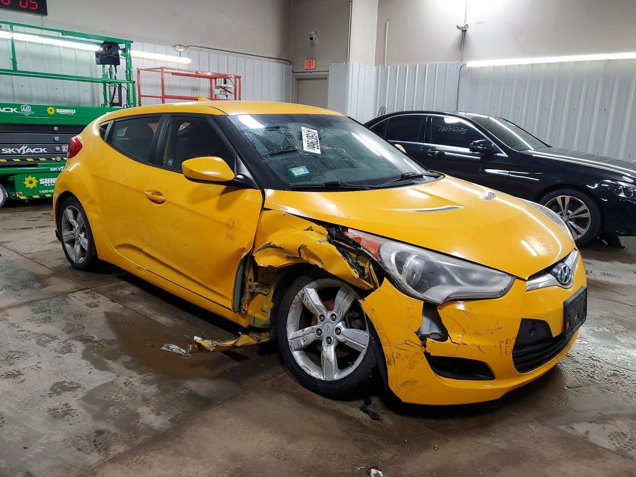 2014 Hyundai Veloster Base - Фото 4