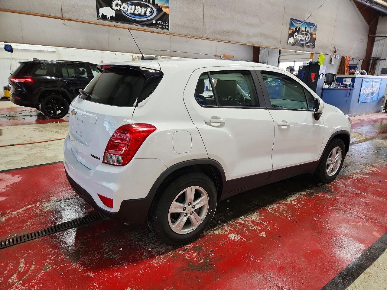 2020 Chevrolet Trax Ls - Фото 3