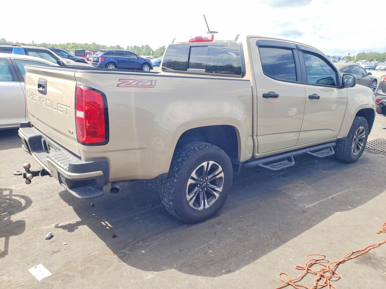 2021 Chevrolet Colorado Z71 - Image 3