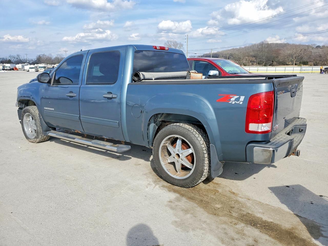2010 GMC Sierra K1500 Sle - Image 2