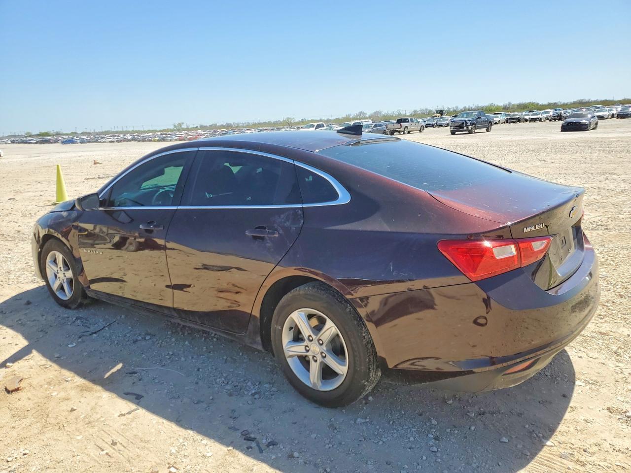 2020 Chevrolet Malibu Ls - Фото 2