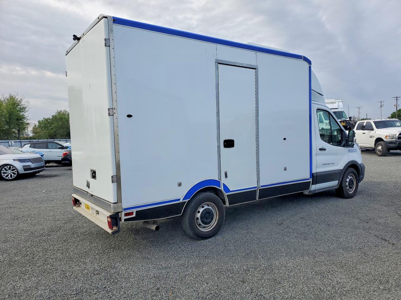 2020 Ford Transit Delivery Truck - Image 3