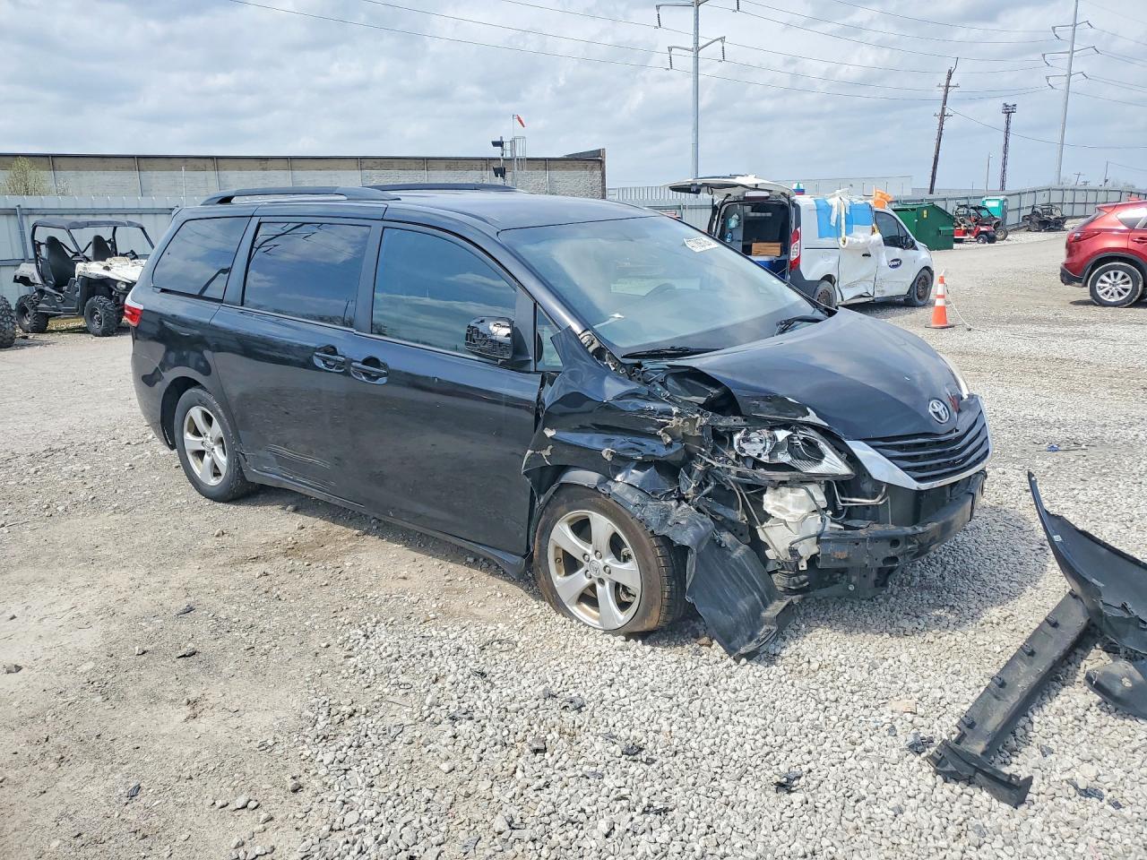 2015 Toyota Sienna Le 8-Passenger - Image 4